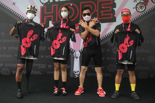 Smartfren Gowes Bareng Anya Geraldine Kampanyekan Unlimited Hope