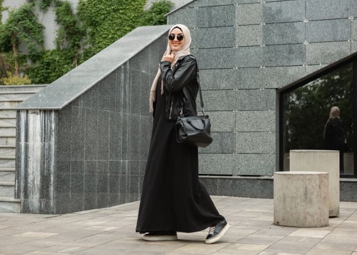 Meski Simple, Trend Fashion Hijab Ini Bisa Bikin Tampilanmu Menawan