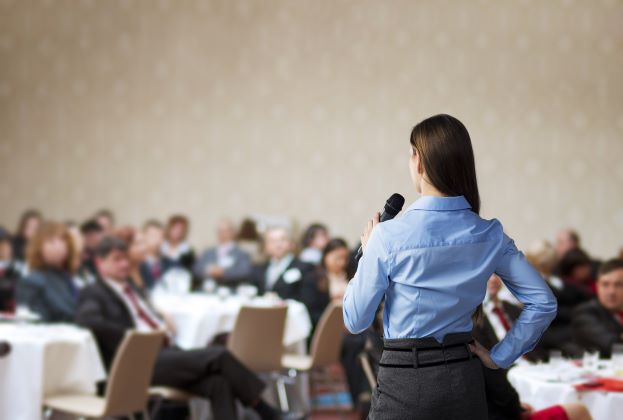 Ingin Tampil Luar Biasa? Kuasai 5 Tips Meningkatkan Skill Public Speaking Ini